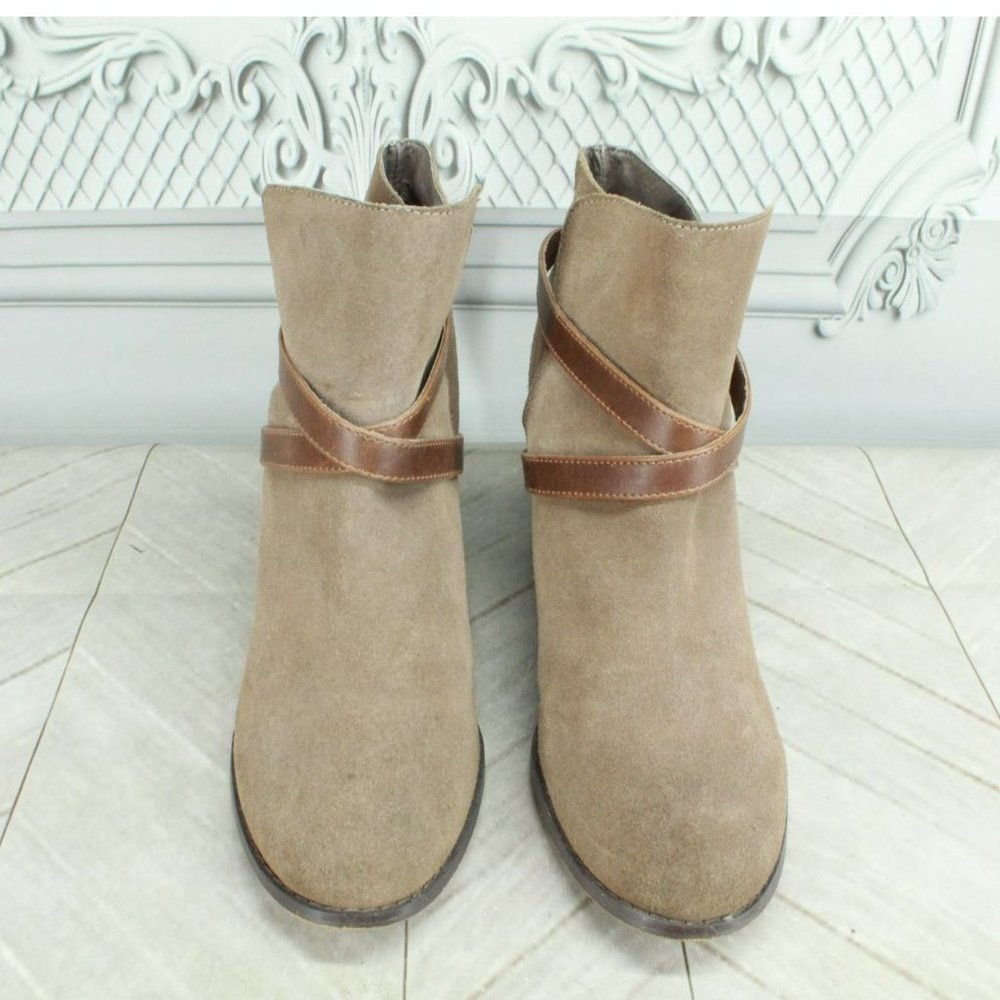 Ecote Brown Suede Slip On Casual Buckled Ankle Heel Booties Size 9 - Picture 5 of 9